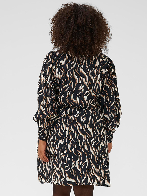 KCMILINA - Plus Size Kjole fra Kaffe Curve