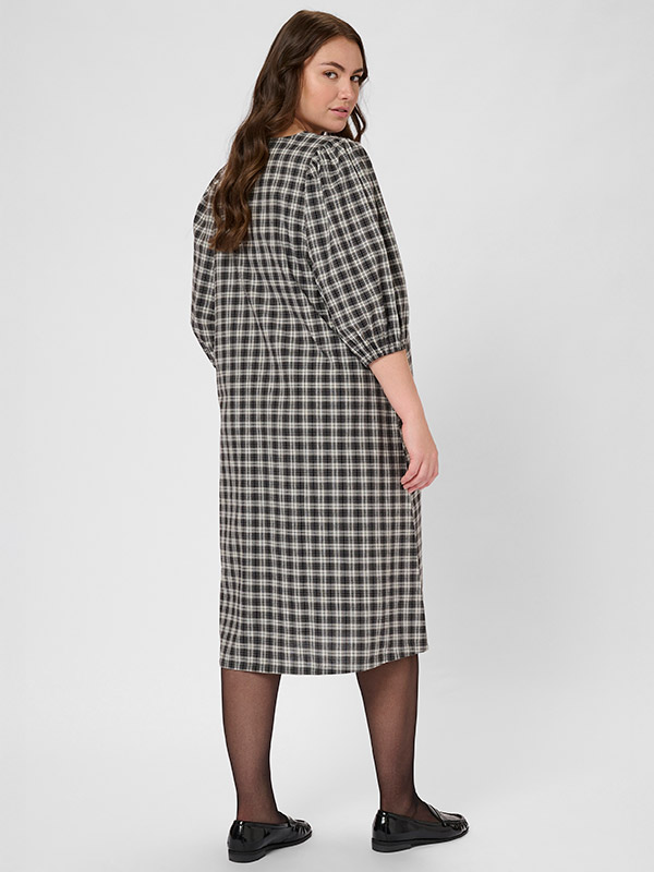 KCELINA - Plus Size Kjole fra Kaffe Curve