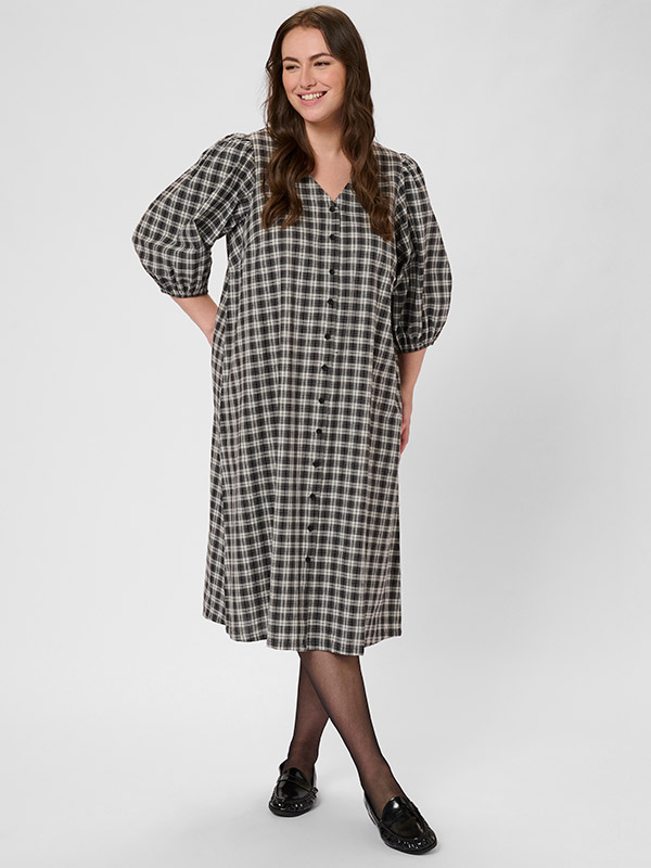 KCELINA - Plus Size Kjole fra Kaffe Curve