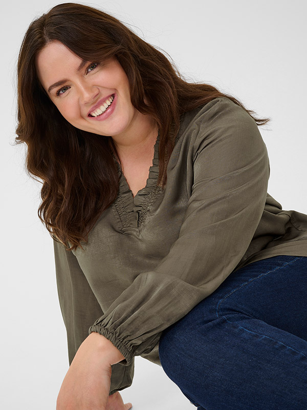 KCMILIA - Plus Size Bluse fra Kaffe Curve