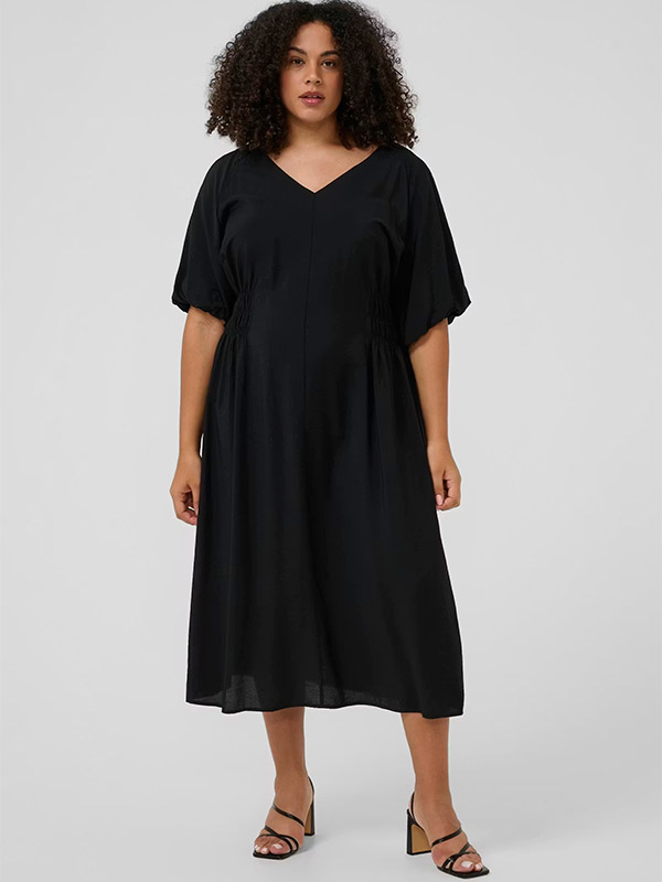 KCNEELA - Plus Size Kjole fra Kaffe Curve
