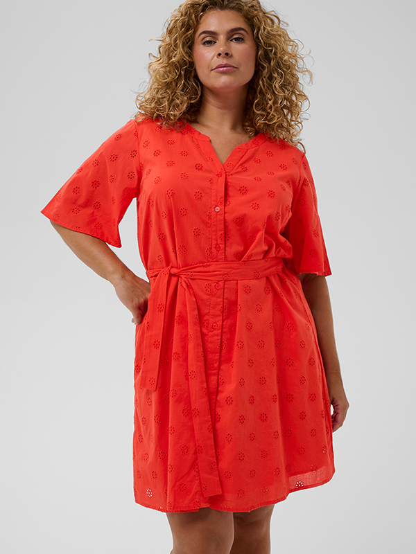 KCLIONA - Plus Size Kjole fra Kaffe Curve