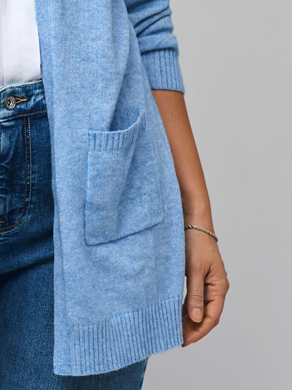 CARESLY - Plus Size Cardigan fra Only Carmakoma