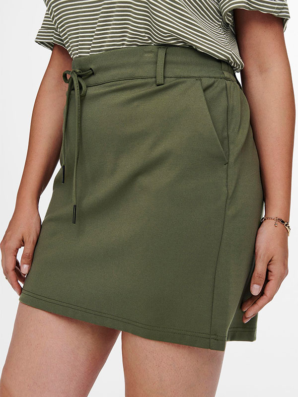 CARGOLDTRASH - Plus Size Skjørt fra Only Carmakoma
