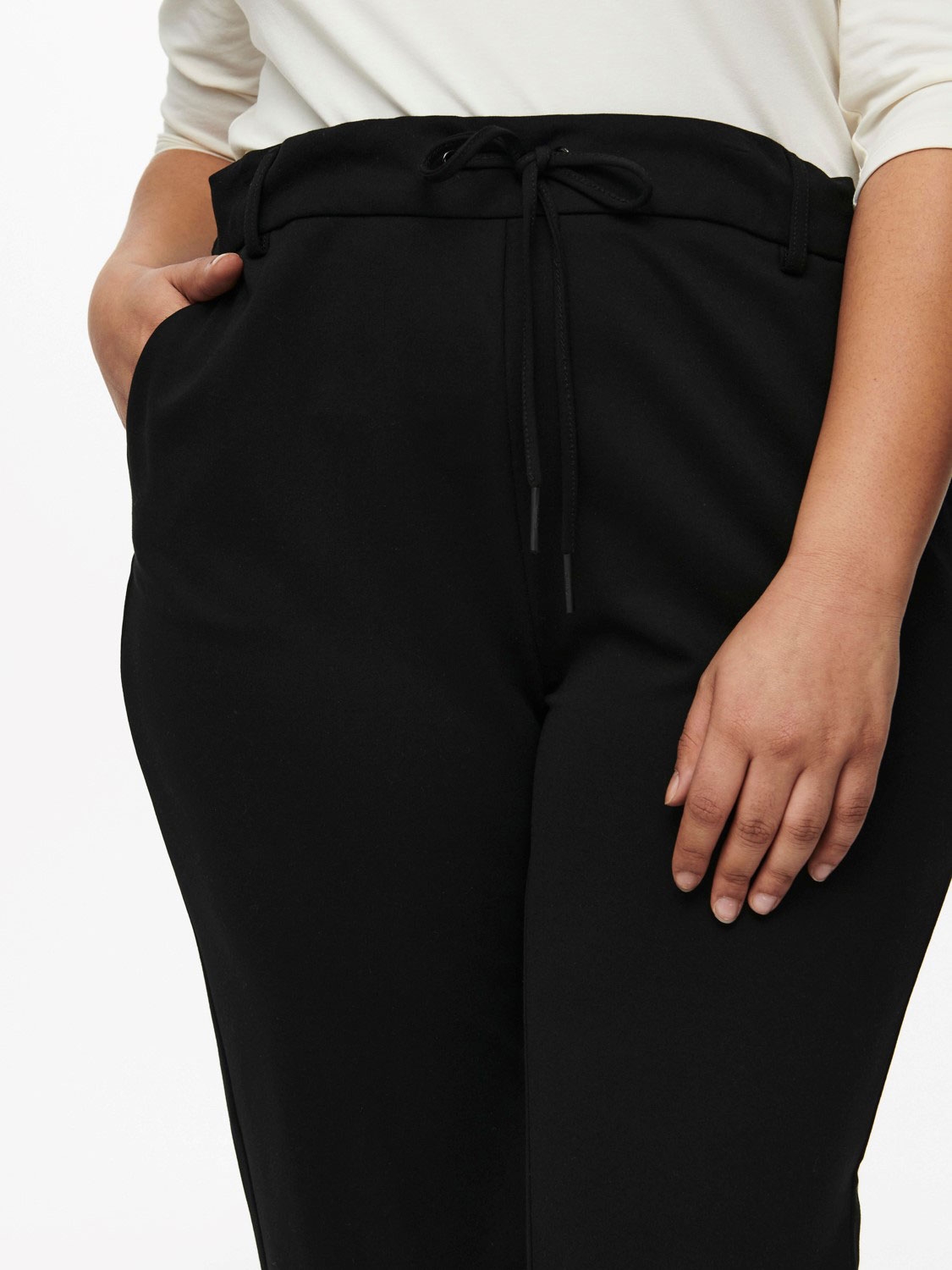 GOLDTRACH - Plus Size Bukser fra Only Carmakoma