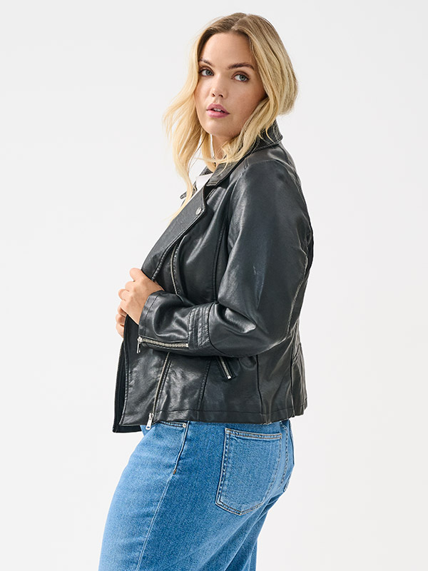 CAREMMY - Plus Size Jakke fra Only Carmakoma