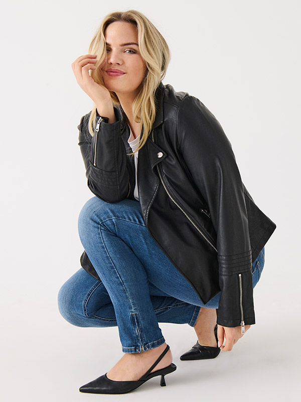 CAREMMY - Plus Size Jakke fra Only Carmakoma
