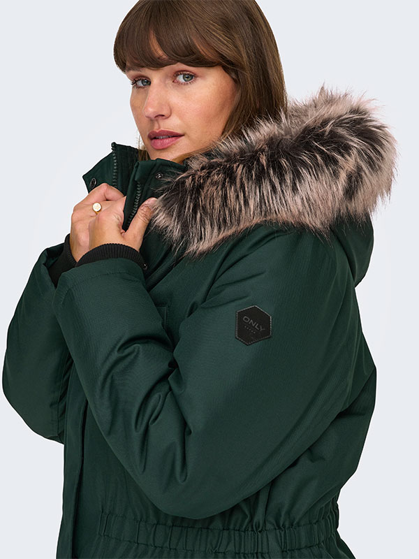 CARIRENA - Plus Size Jakke fra Only Carmakoma
