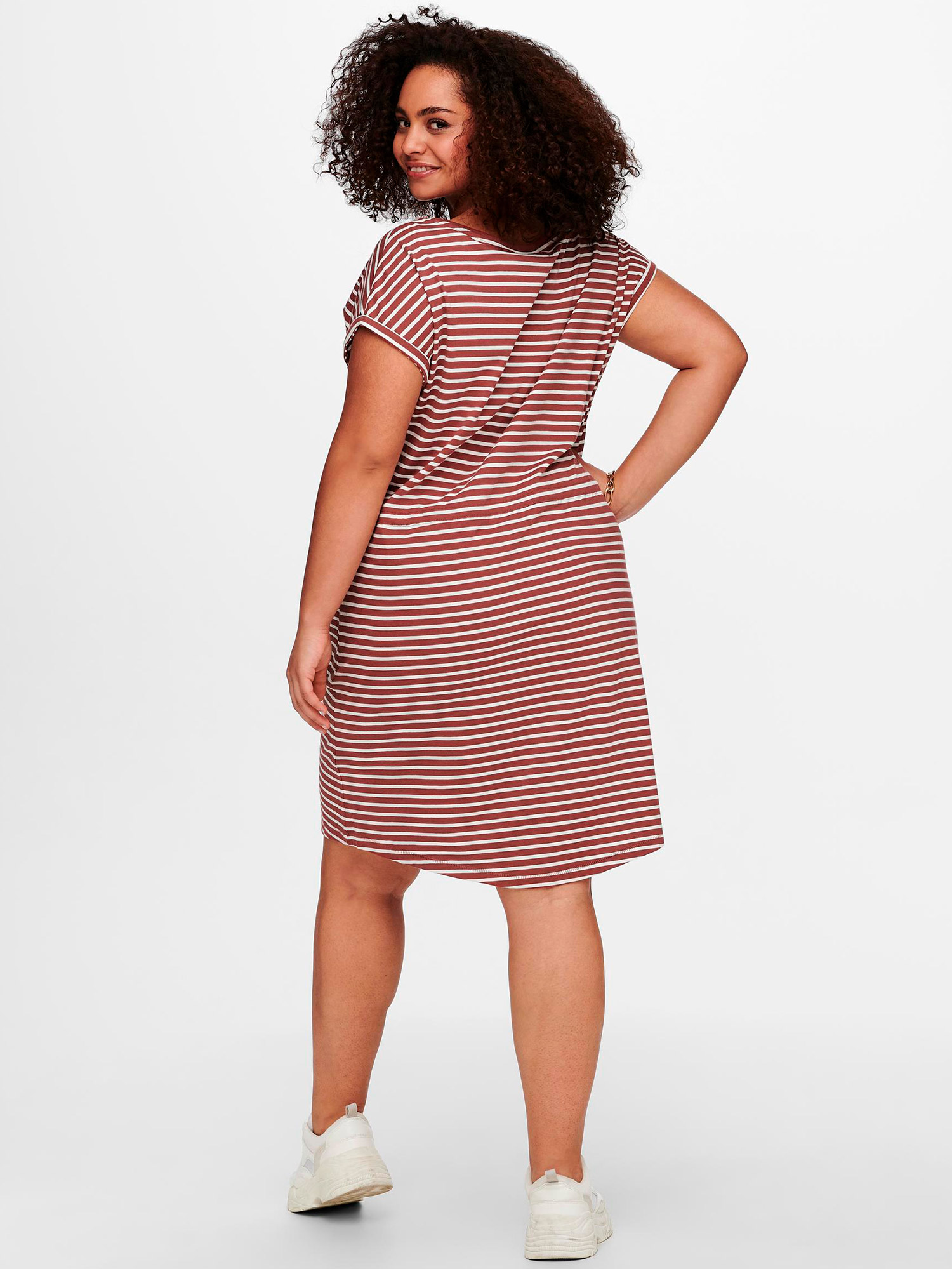APRIL - Plus Size Kjole fra Only Carmakoma