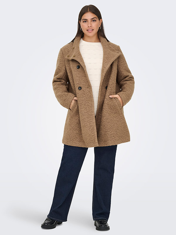 CARNEWSOPHIA - Plus Size Frakk fra Only Carmakoma