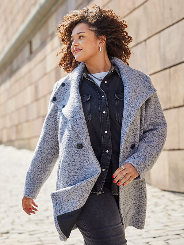 CARNEWSOPHIA - Plus Size Jakke fra Only Carmakoma