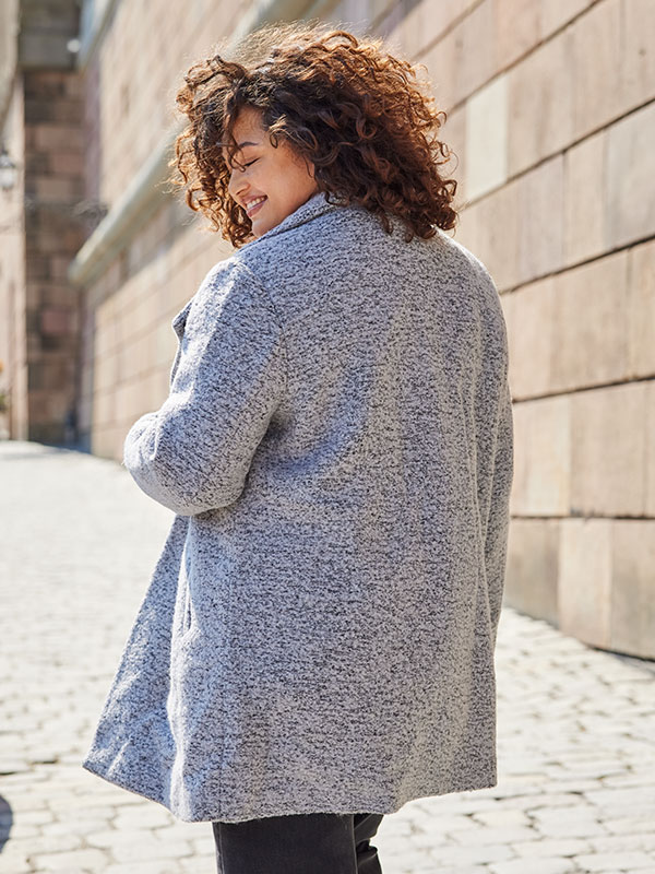 CARNEWSOPHIA - Plus Size Jakke fra Only Carmakoma