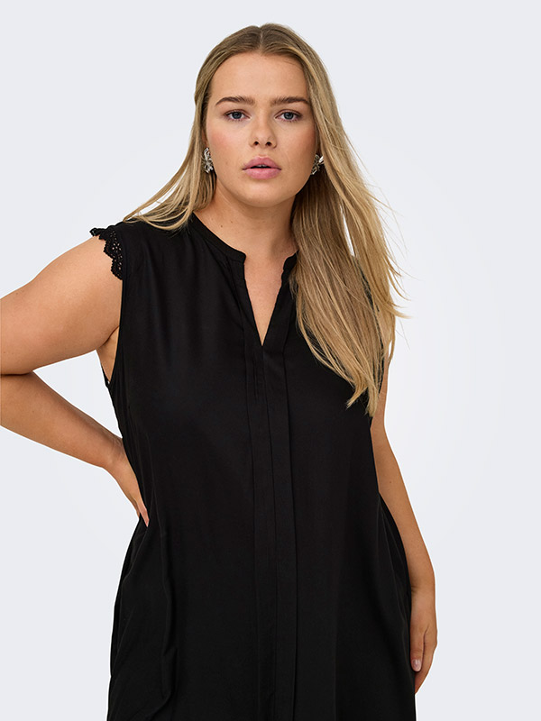 CARMUMI - Plus Size Kjole fra Only Carmakoma