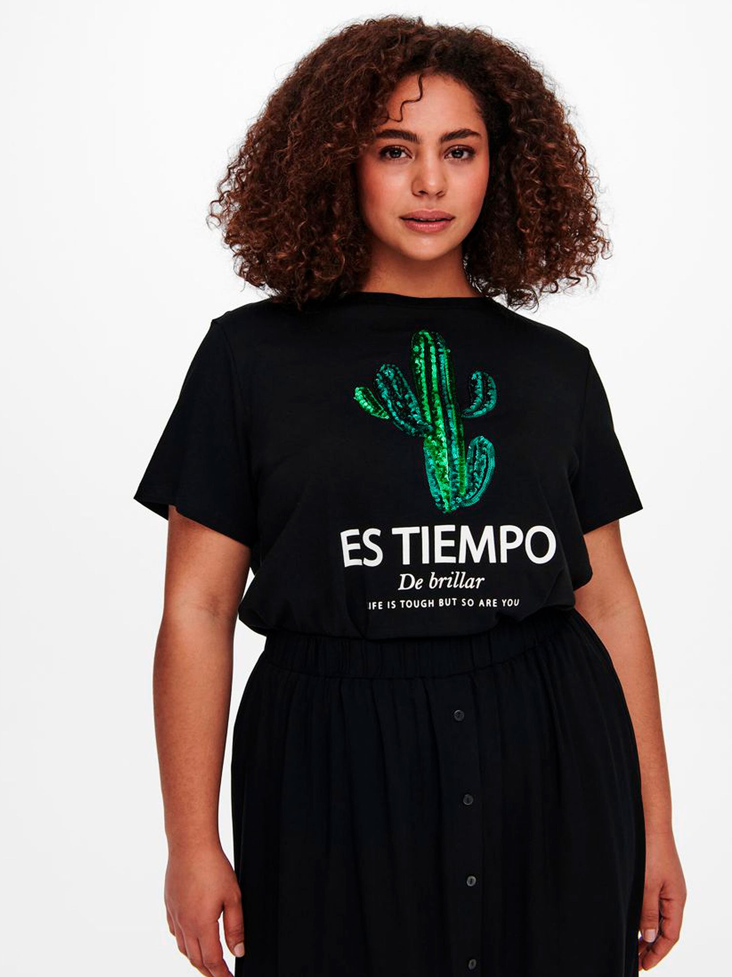 T-Skjorte Med Frontprint Og Paljetter fra Only Carmakoma