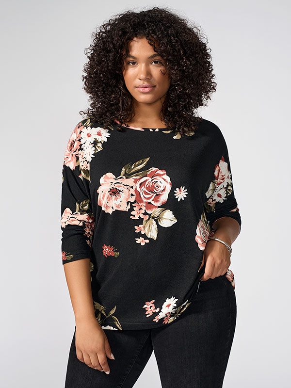 ALBA - Svart bluse med blomsterprint fra Only Carmakoma