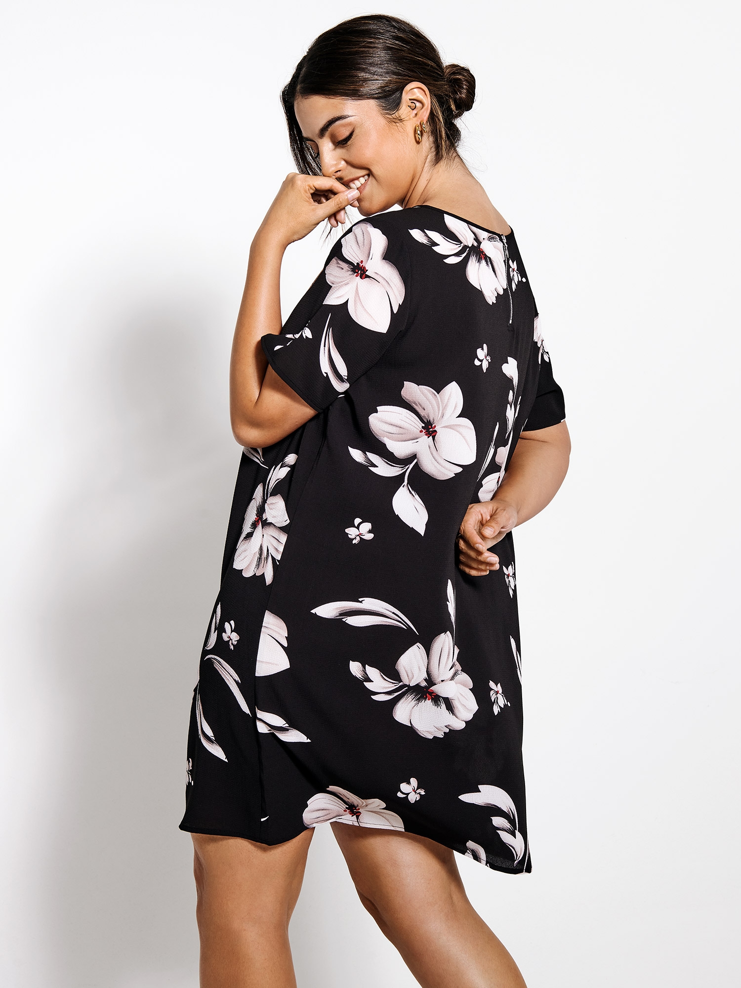 LUX - Plus Size Kjole fra Only Carmakoma