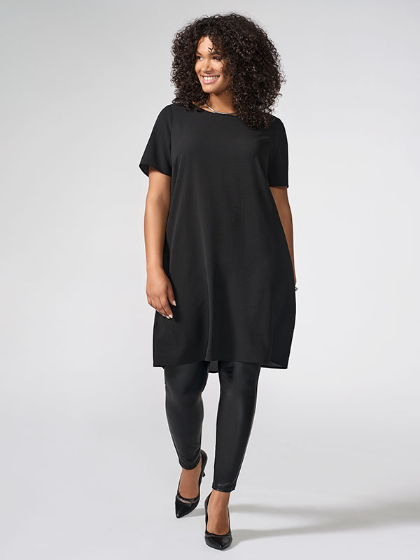 LUX  - Plus Size Kjole fra Only Carmakoma