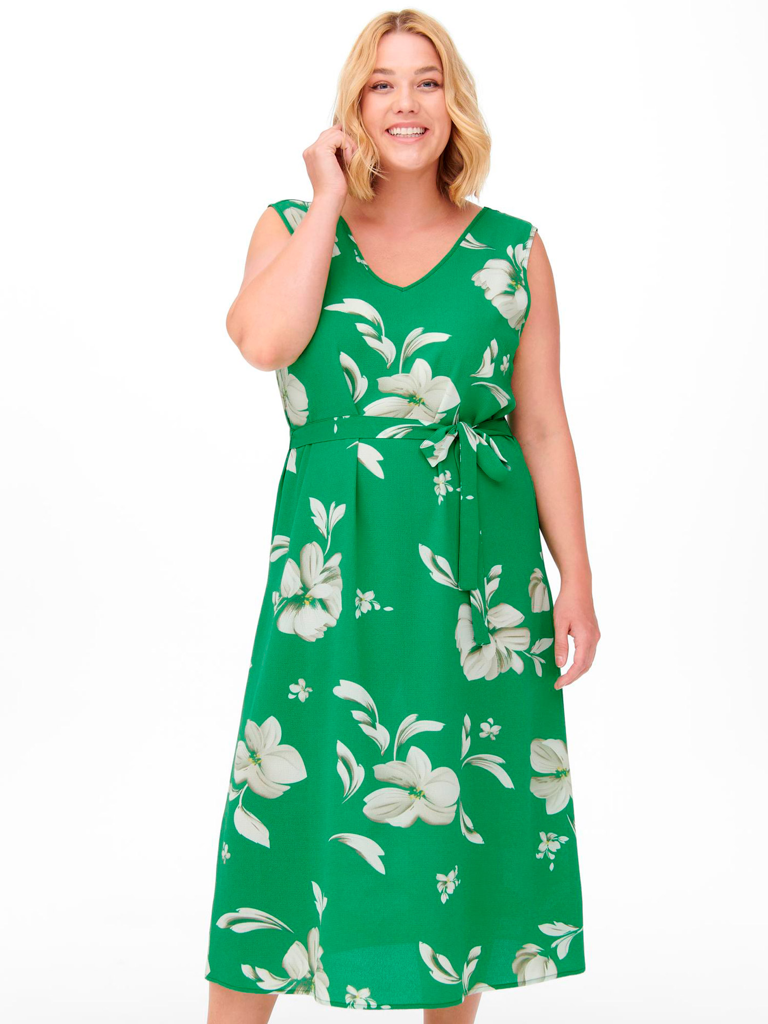 Car LUXMILLE - grønn kjole med store blomster fra Only Carmakoma