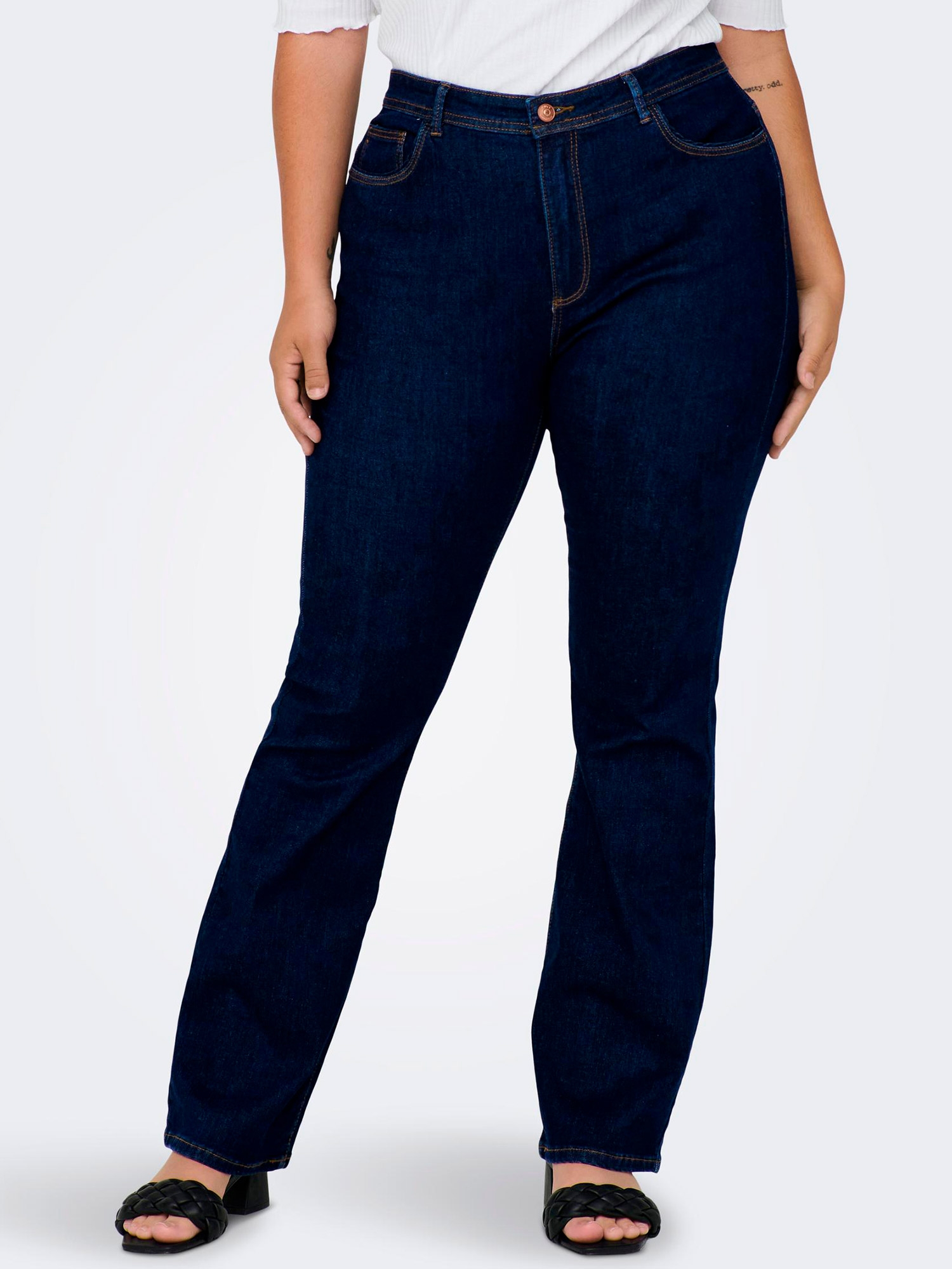 Car SALLY - Mørkeblå jeans med høyt liv fra Only Carmakoma