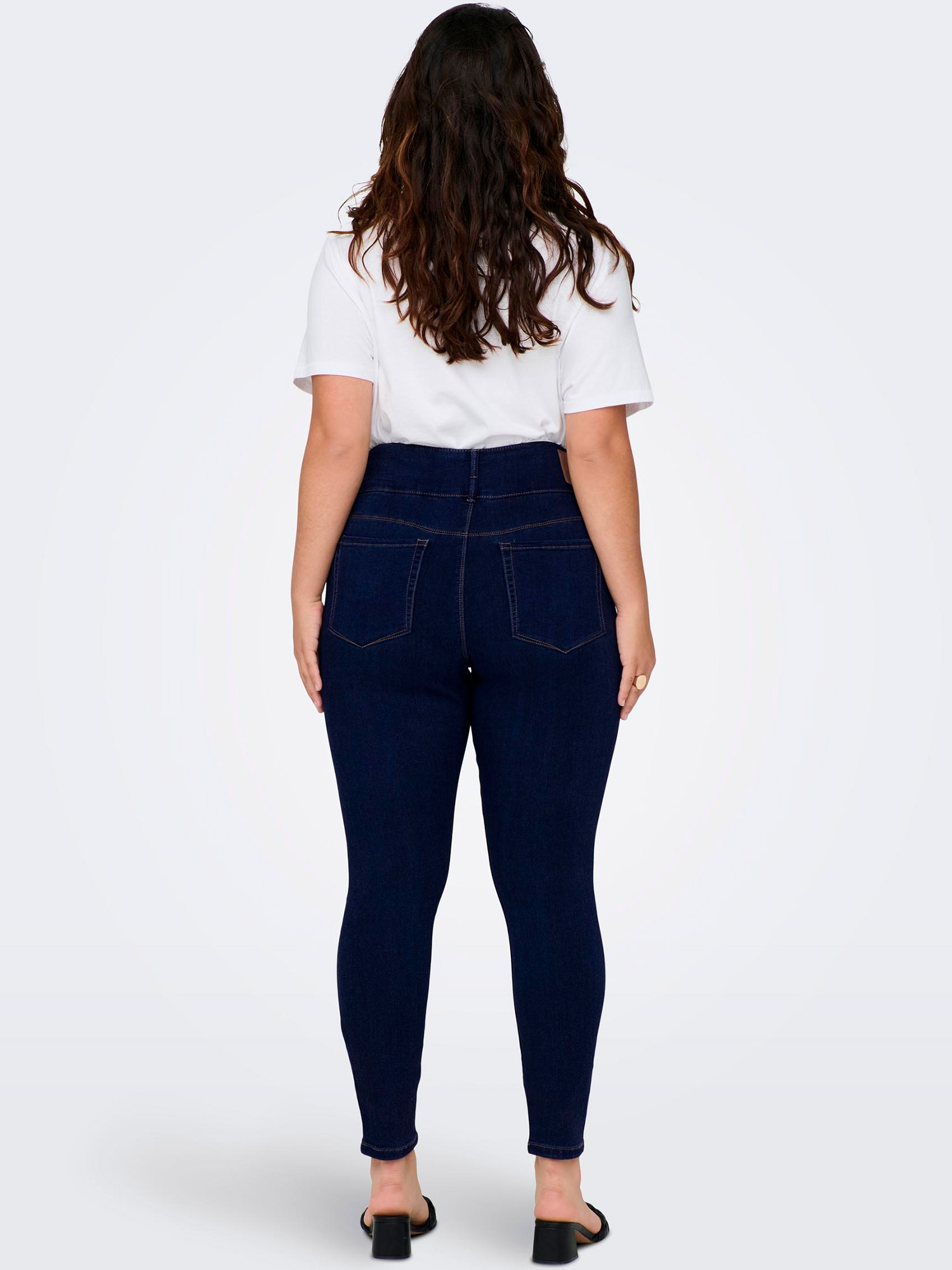 Car ANNA - Mørkeblå super stretch jeans med 3 knapper og smale ben fra Only Carmakoma