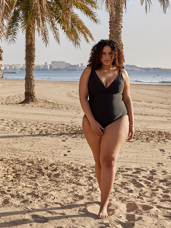 CLARA - Plus Size Swimsuit fra Only Carmakoma