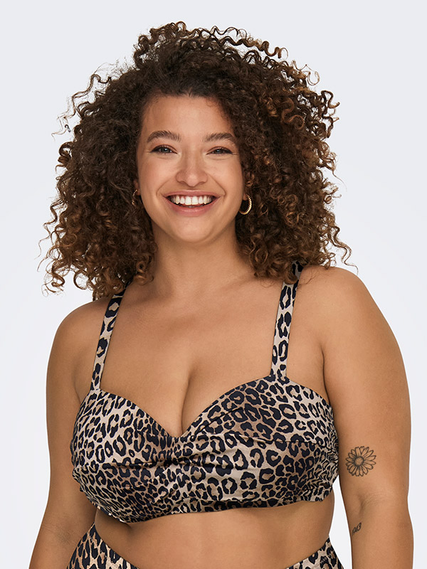 CARSOPHIA - Plus Size Bikini topp fra Only Carmakoma