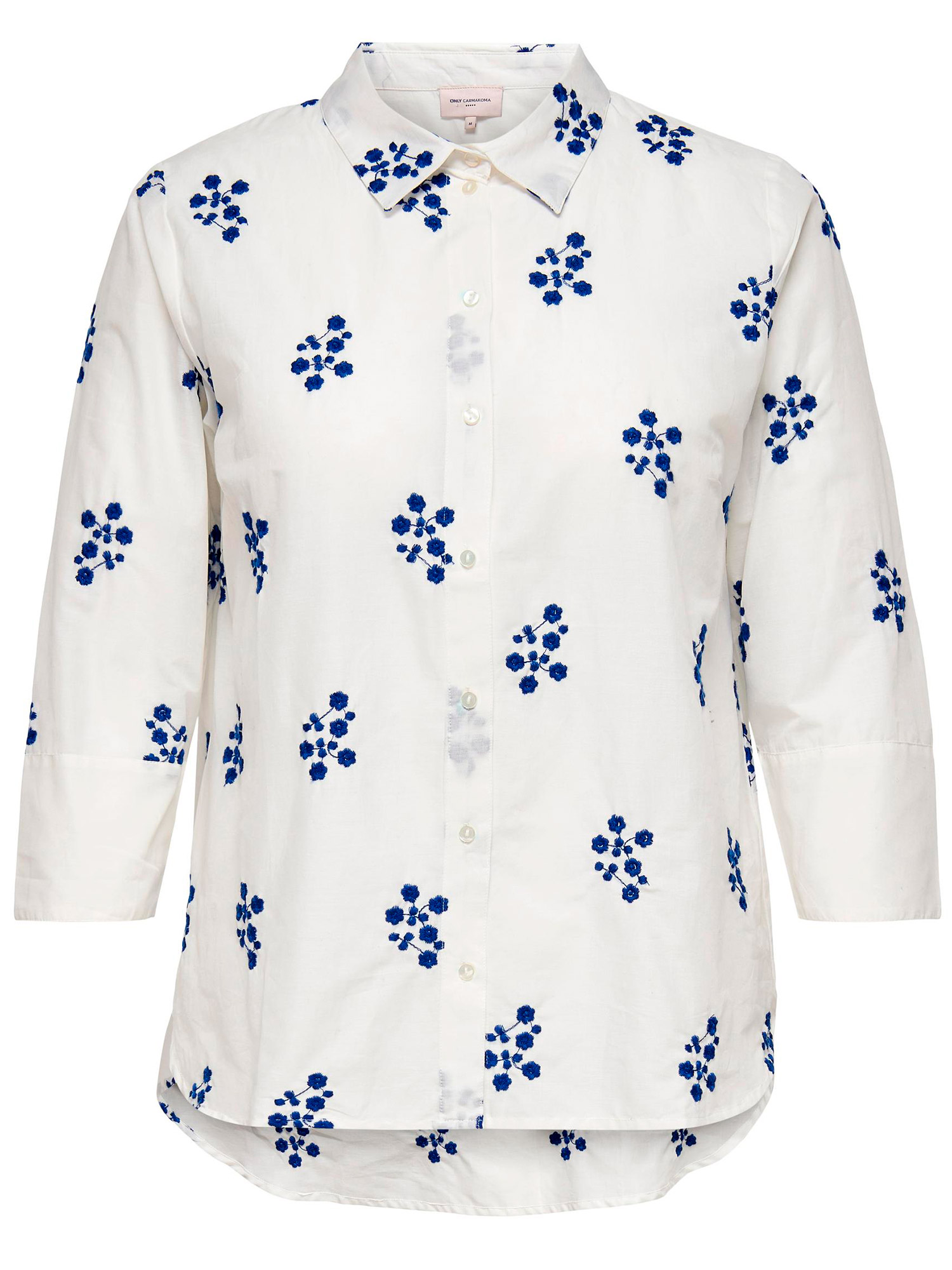 Carmilista - Råhvit bomullsskjorte med flotte broderte blå blomster fra Only Carmakoma