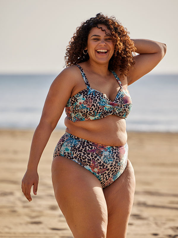 CARSOPHIA - Plus Size Bikini truse fra Only Carmakoma