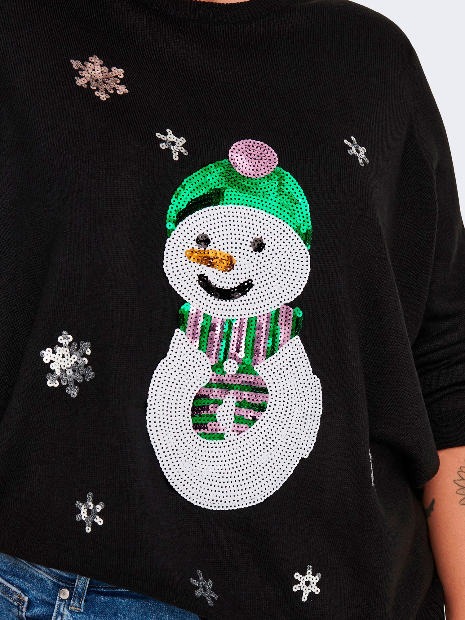 Car JINGLEBELL - Svart strikket genser med fint jule motiv fra Only Carmakoma