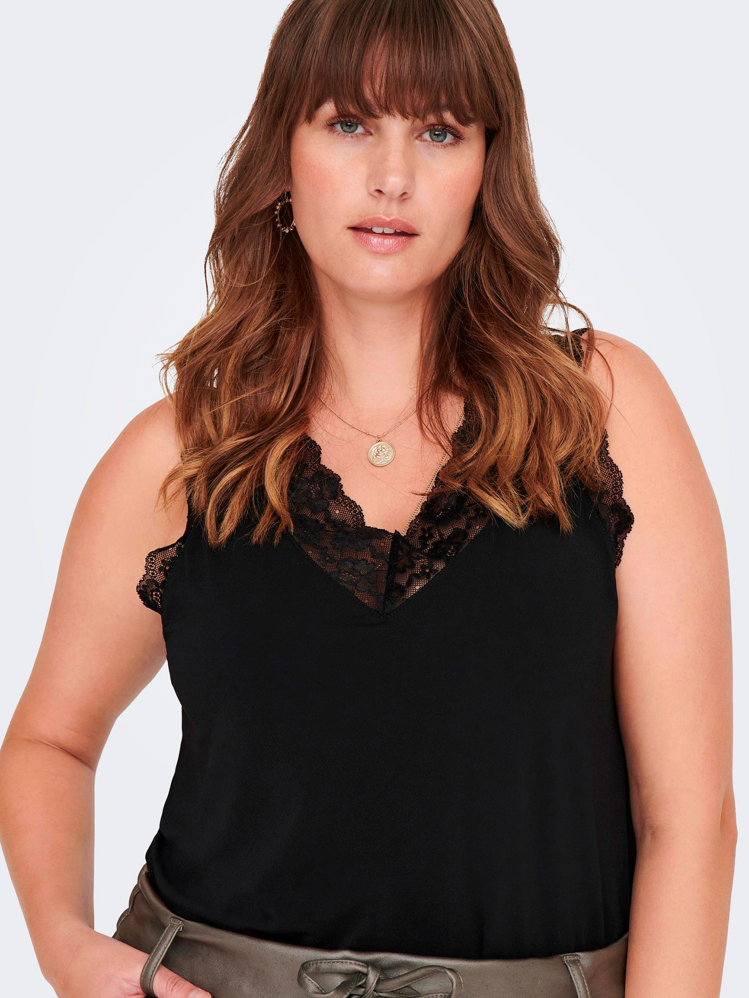 BENNEDIKTE  - Plus Size Topp fra Only Carmakoma