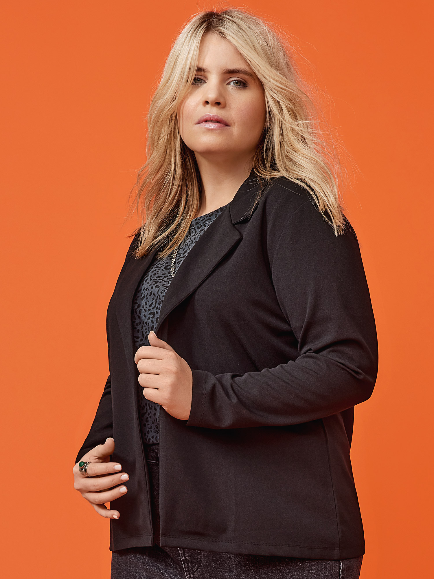 SANIA  - Plus Size Blazer fra Only Carmakoma