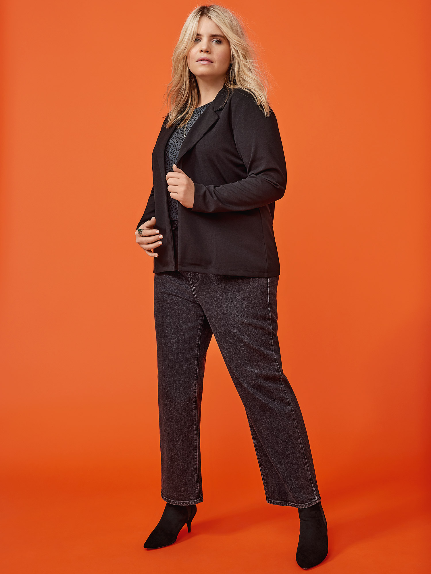 SANIA  - Plus Size Blazer fra Only Carmakoma