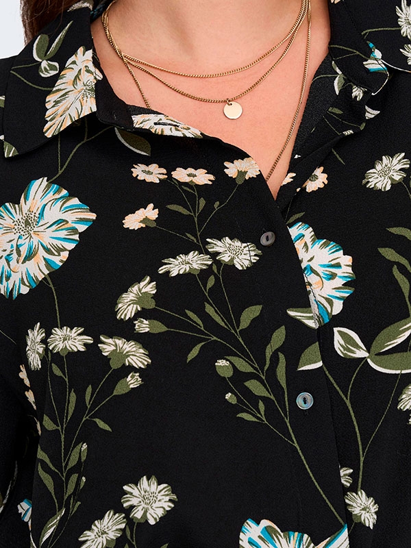 LUXMIE - Svart skjortekjole med lyse blomster fra Only Carmakoma
