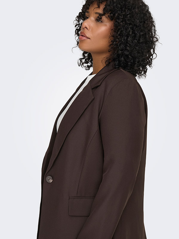 CARTHEA - Plus Size Blazer fra Only Carmakoma