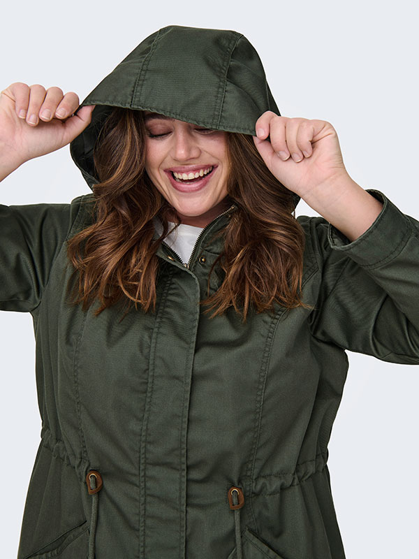 CARLORCA - Plus Size Jakke fra Only Carmakoma