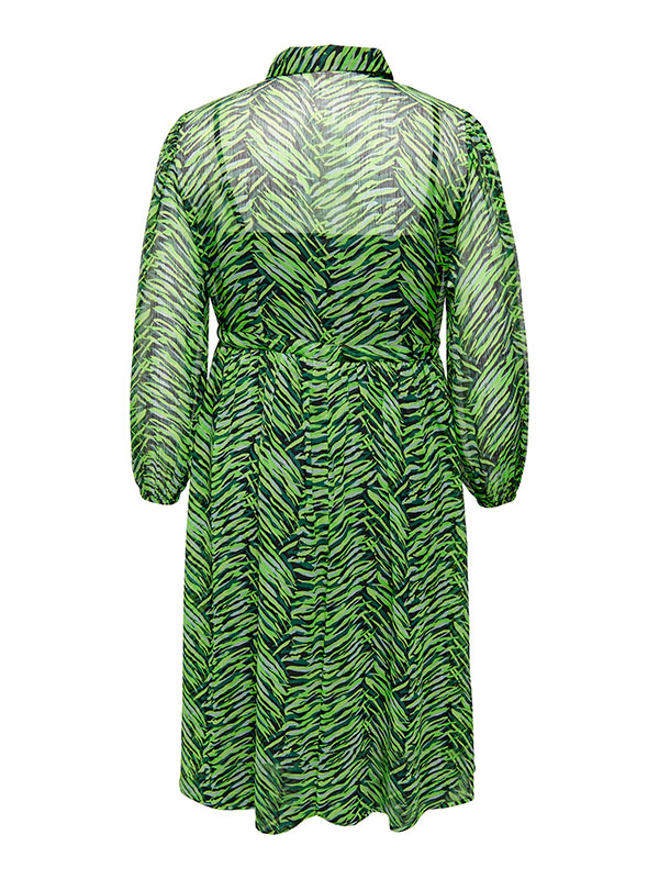 TRINA - Kjole med grønnt print i to lag fra Only Carmakoma