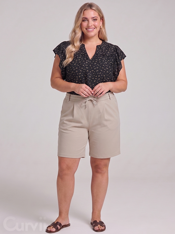 CARGOLDTRASH - Plus Size Shorts fra Only Carmakoma