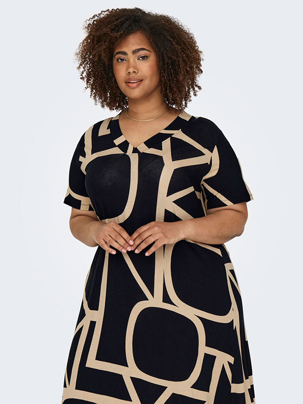CARFYRLA - Plus Size Kjole fra Only Carmakoma