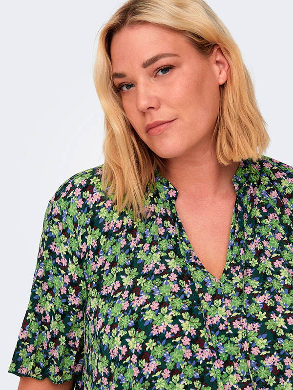 GREENIE  - Plus Size Kjole fra Only Carmakoma