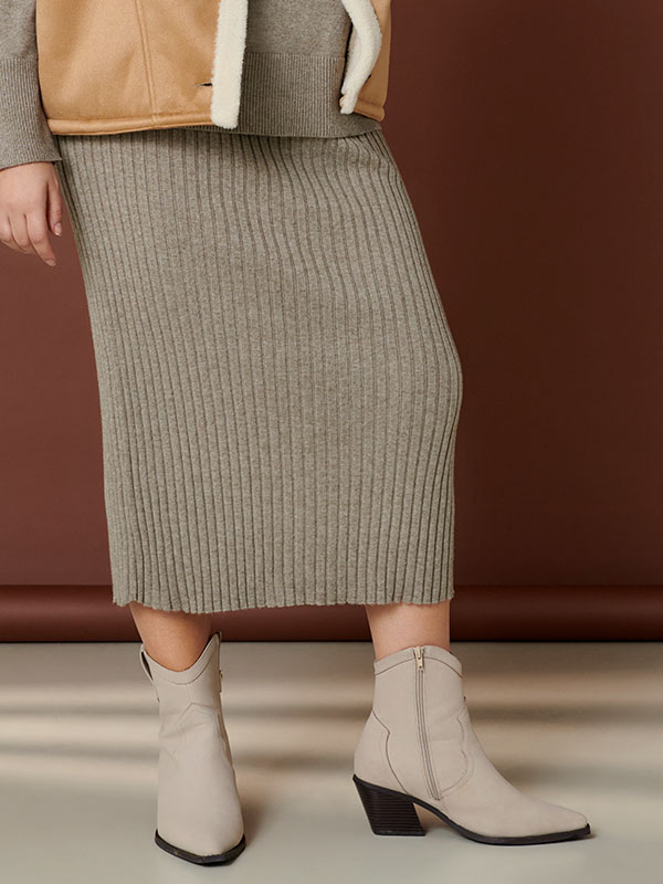 CARFIA - Plus Size Skjørt fra Only Carmakoma