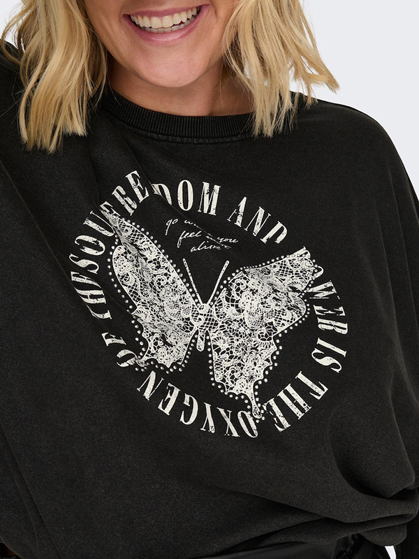 LUCINDA - Svart sweatshirt med sommerfugl print fra Only Carmakoma