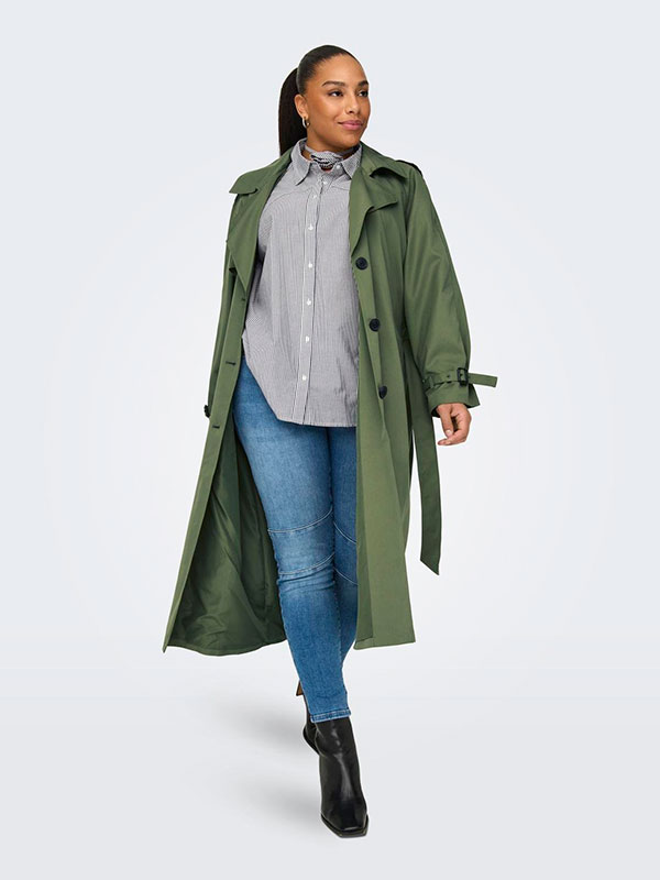 CARCHLOE - Plus Size Frakk fra Only Carmakoma