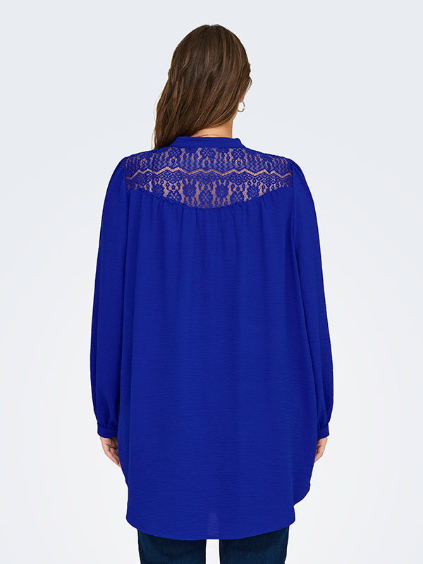 CARMETTE - Plus Size Tunika fra Only Carmakoma