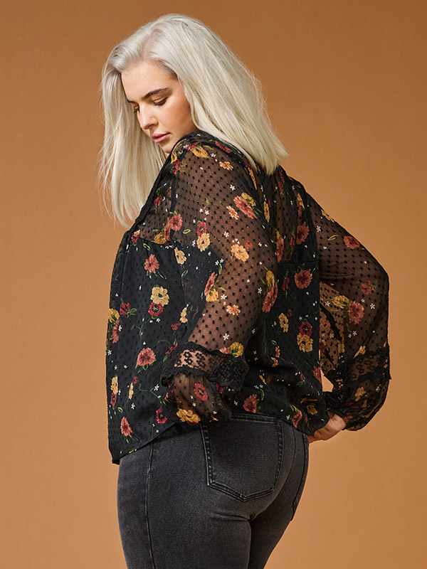 CARTESSA - Plus Size Bluse fra Only Carmakoma