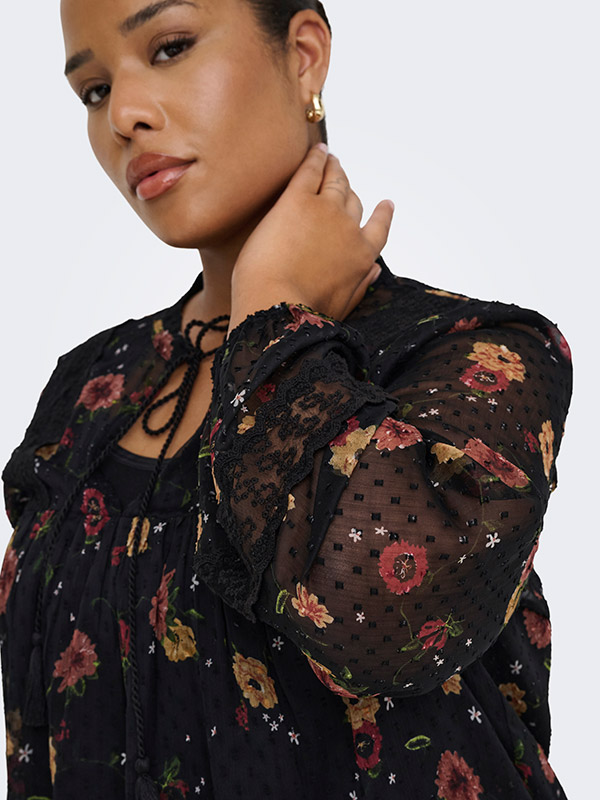 CARTESSA - Plus Size Bluse fra Only Carmakoma