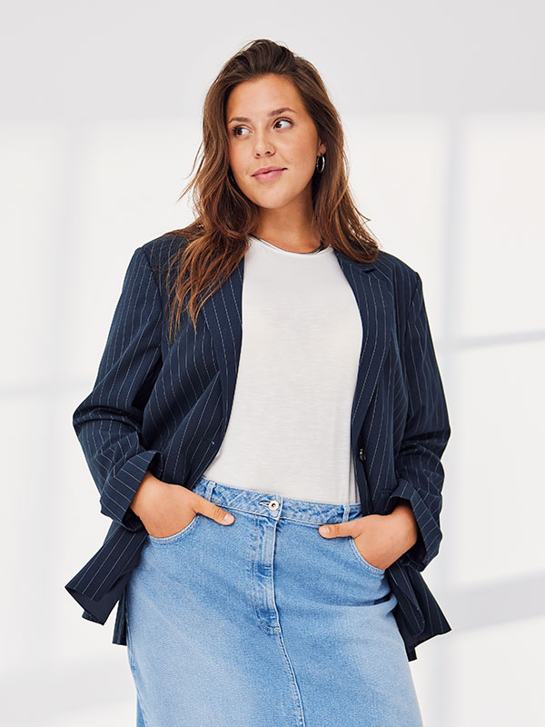 CARDAMIE - Plus Size Blazer fra Only Carmakoma
