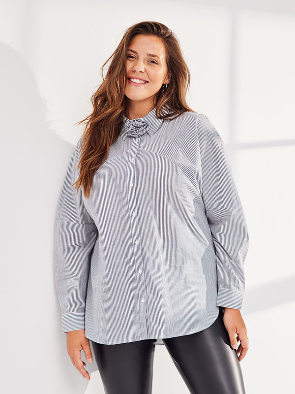CARNONNA - Plus Size Skjorte fra Only Carmakoma