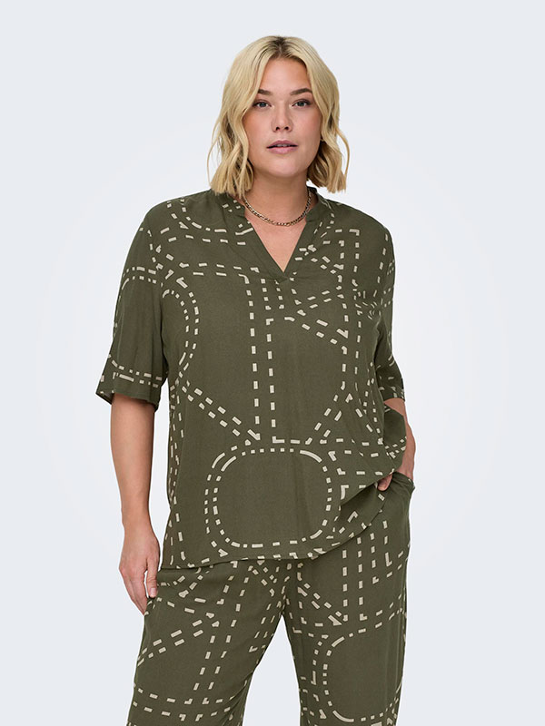CARPHOEBE - Plus Size Bluse fra Only Carmakoma