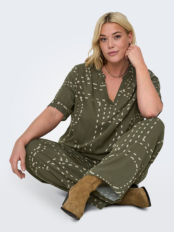 CARPHOEBE - Plus Size Bluse fra Only Carmakoma