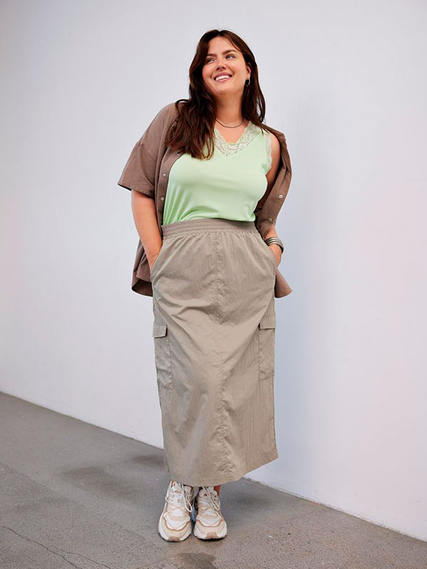 CARNICOLA - Plus Size Skjørt fra Only Carmakoma